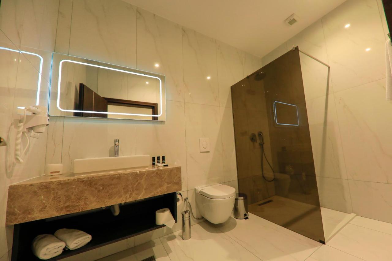 פריזרן Premium Park Hotel מראה חיצוני תמונה